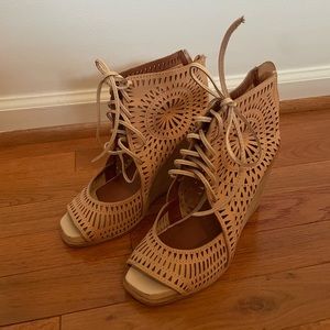 Jeffery Campbell Rayos Leather Laser Cut Wedges size 7.5